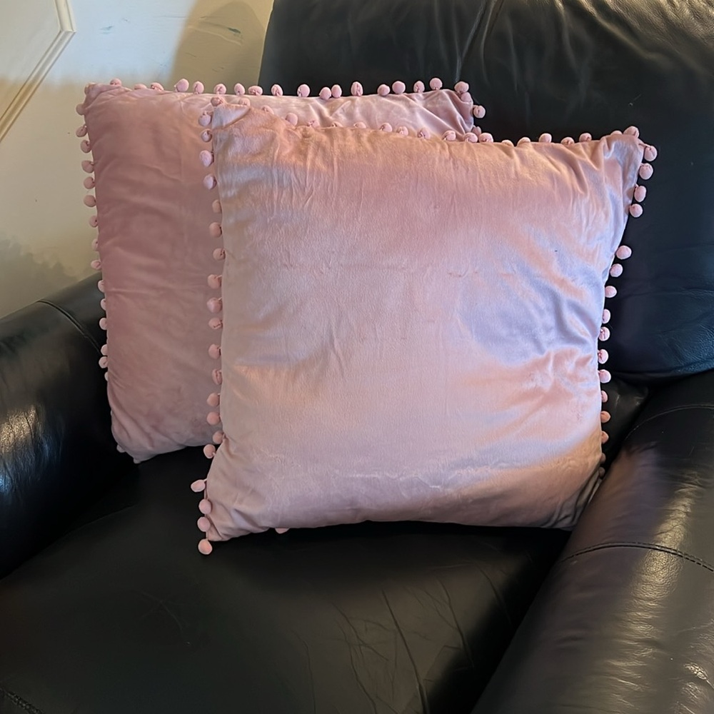 Deconovo Pink Pillow Cover with Pom Pom Fringe Perfect for Dorm Decor or Casual